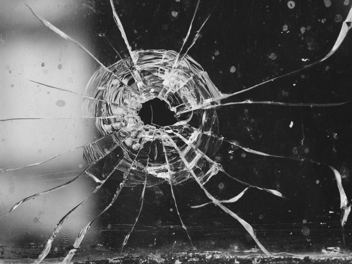 Разбитое стекло