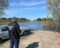 По факту утопления девушки в автомобиле в Новгородской области возбуждено уголовное дело
