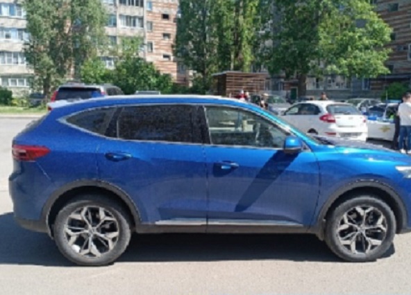 В Мичуринске пока мама закрывала квартиру малыш попал под машину