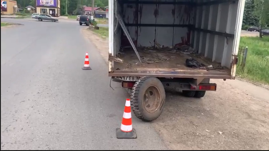 колесо попало в женщину