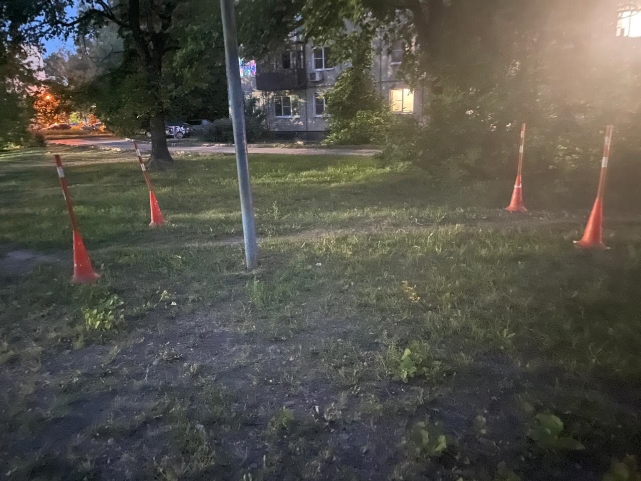 В Великом Новгороде разыскивают «самокатчика», сбившего ребёнка