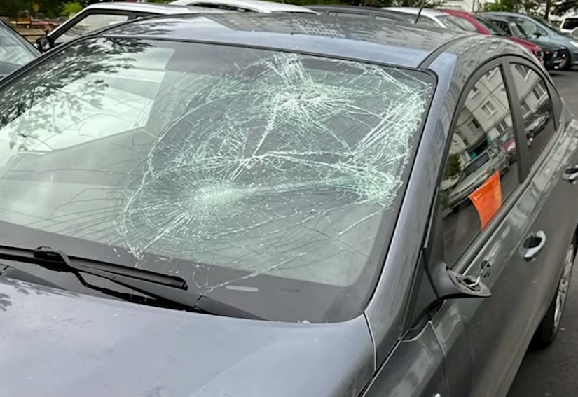 В Великом Новгороде набирает обороты скандал из-за парковочного места