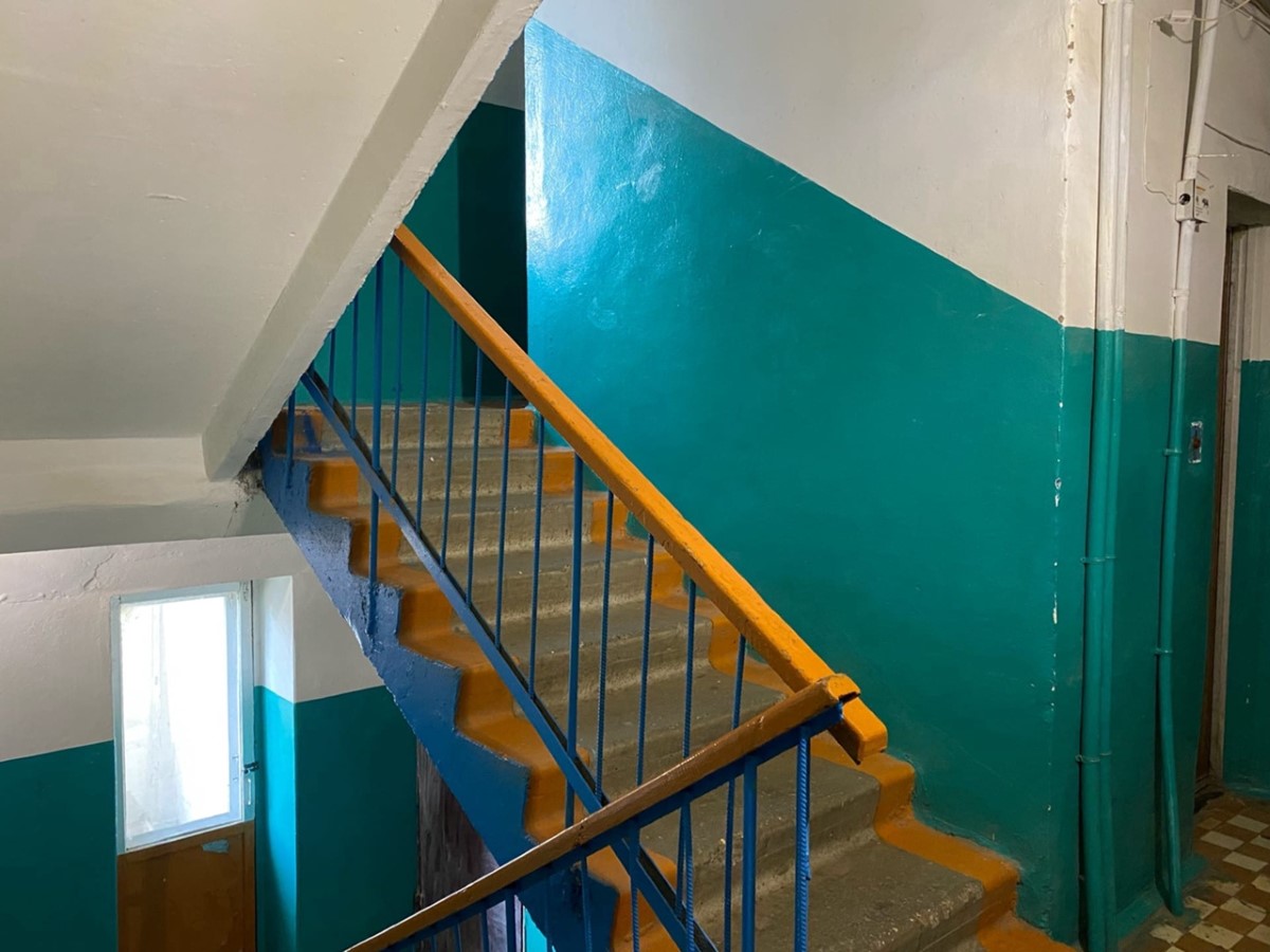 педофил в подъезде