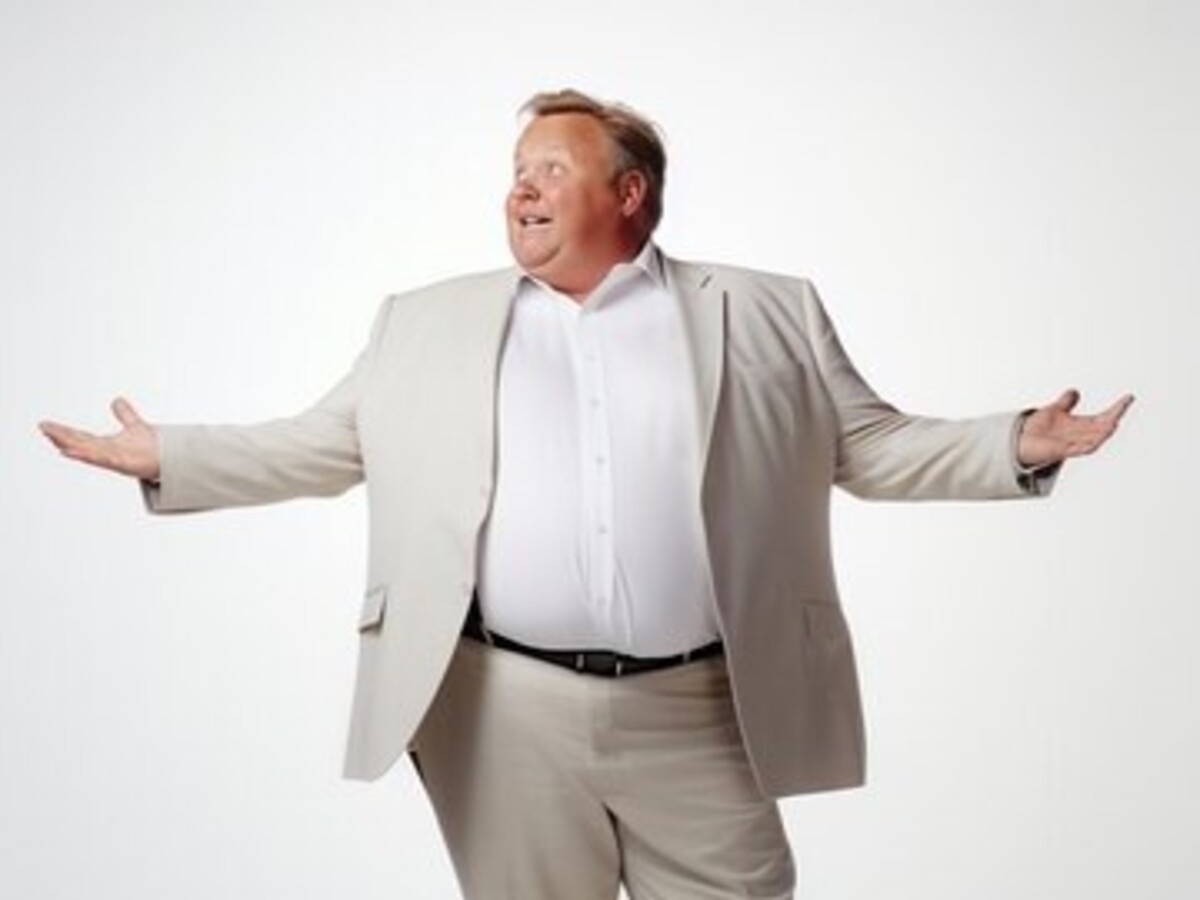 «И тут появился он – весь в белом»