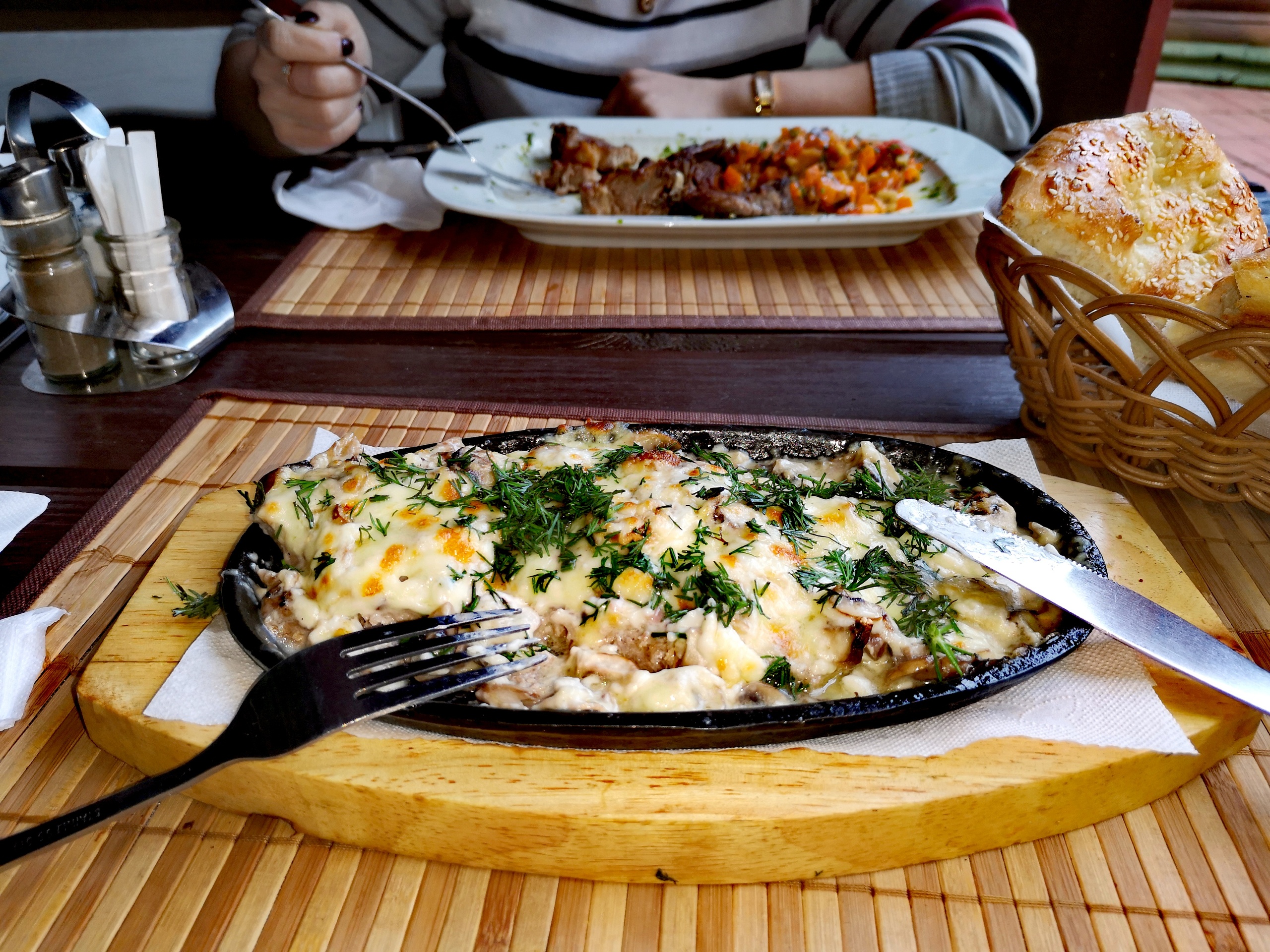 В Иванове предприниматель самовольно занял городскую землю под летнюю веранду