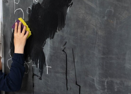 Школьников могут заставлять мыть классы и выходить на субботники?