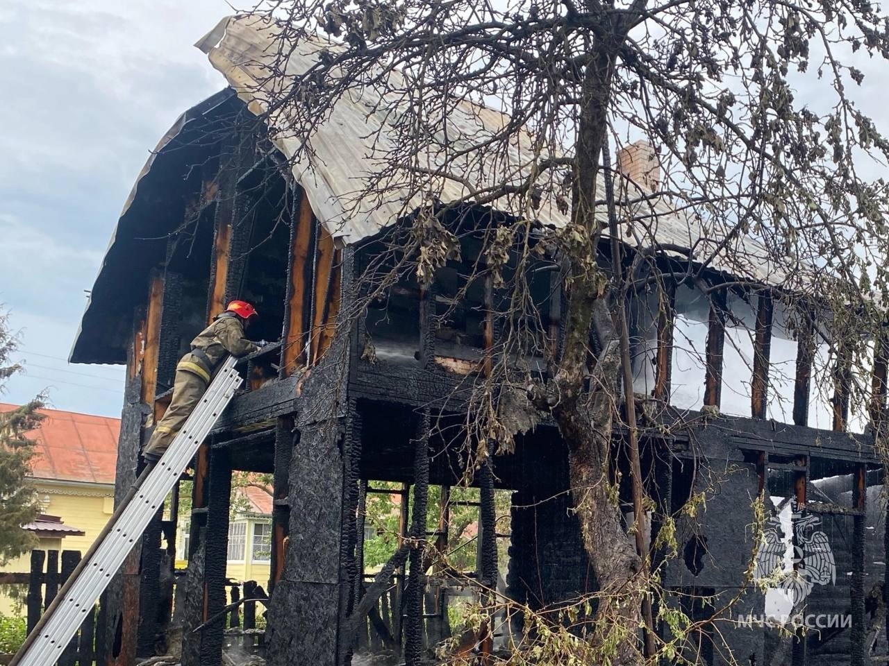 В Ивановской области из-за удара молнии сгорело два дома