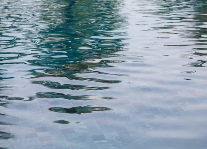 теплоход с пробоиной