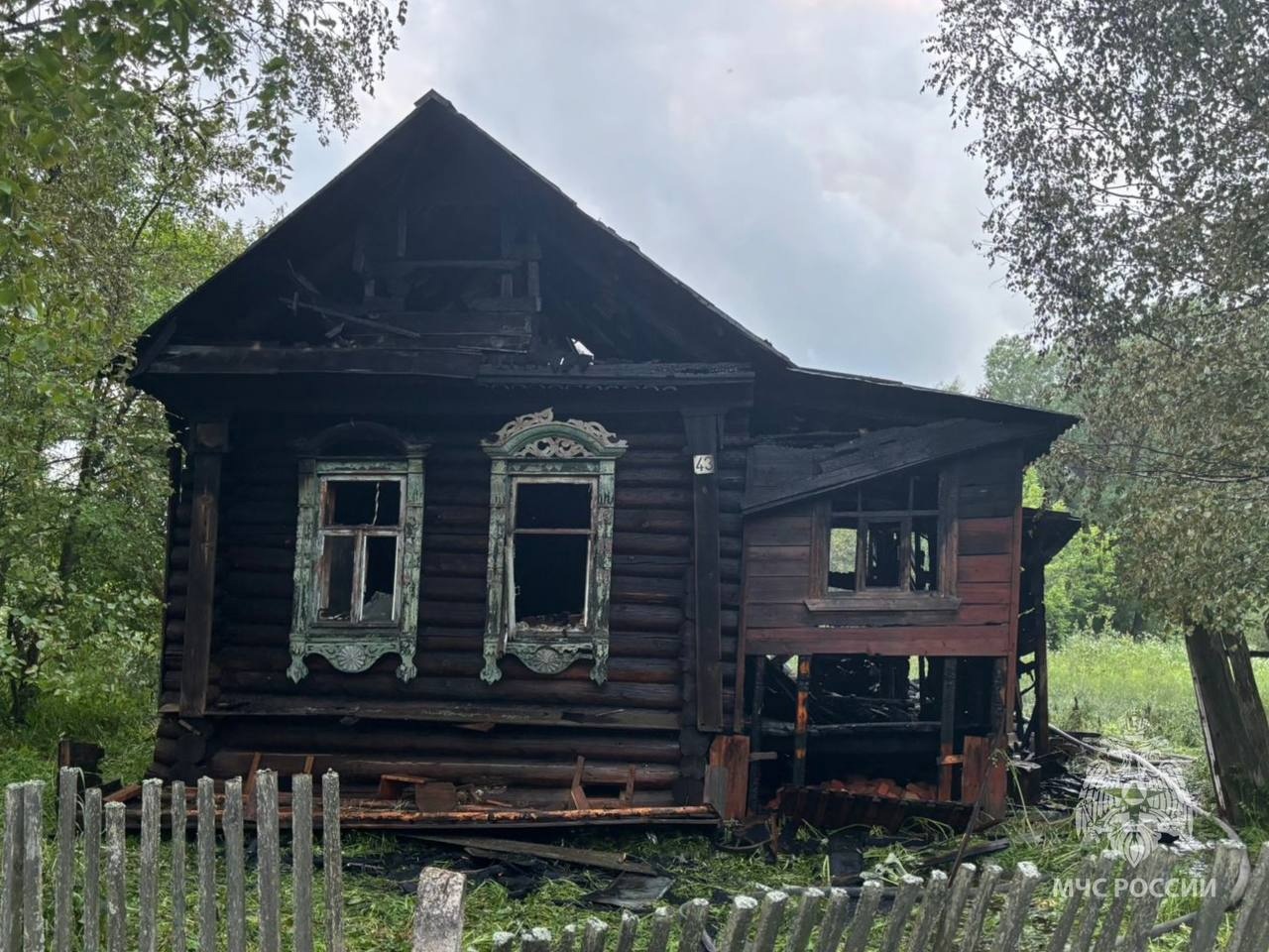 В Родниках в заброшенном частном доме погиб мужчина без места жительства