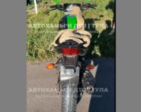 Тульский подросток на мотоцикле врезался в машину ДПС и убежал