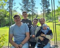 Людмила и Александр Начаровы с детьми