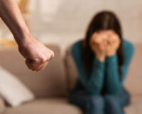 Избитая мужем смолянка предстала перед судом и получила условный срок