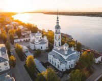 В Кинешме до конца года отремонтируют крышу и купол Успенского собора