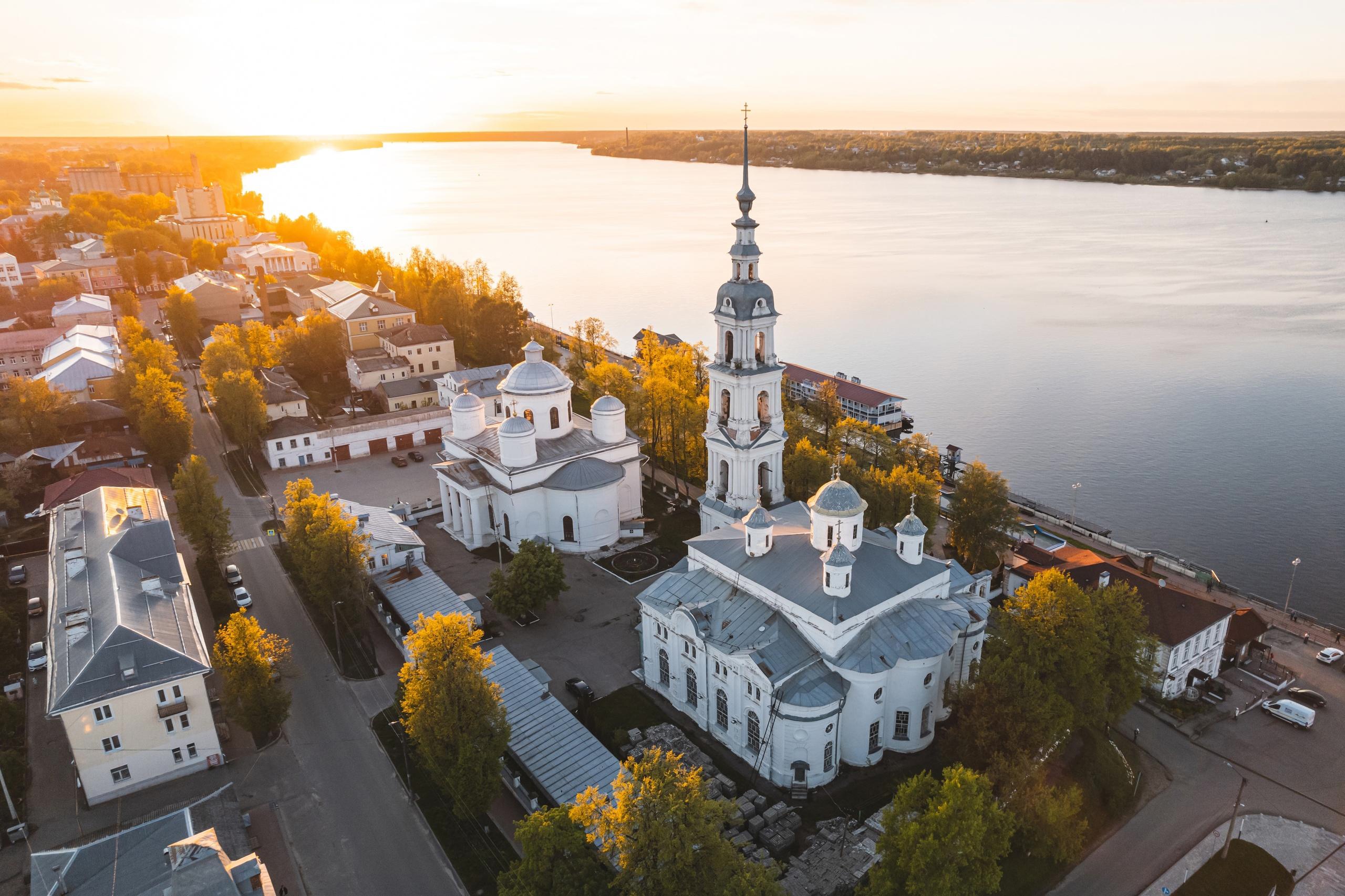 В Кинешме до конца года отремонтируют крышу и купол Успенского собора