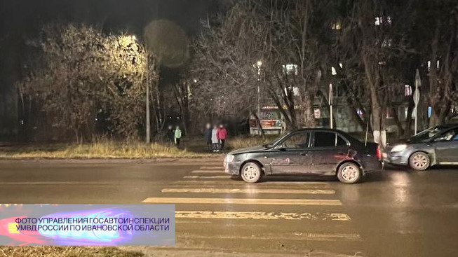 В Шуе иномарка сбила на переходе женщину и ребенка