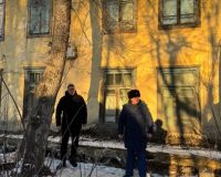 упал с крыши