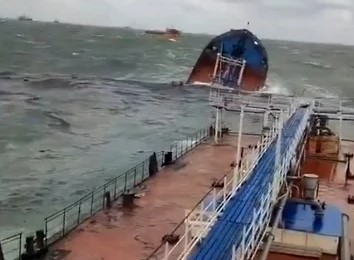 танкер крушение