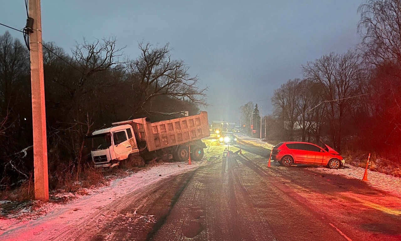 Новгородка немножко выпила и загнала грузовик на обочину
