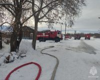 под Челябинском чуть не сгорели женщина и ребенок