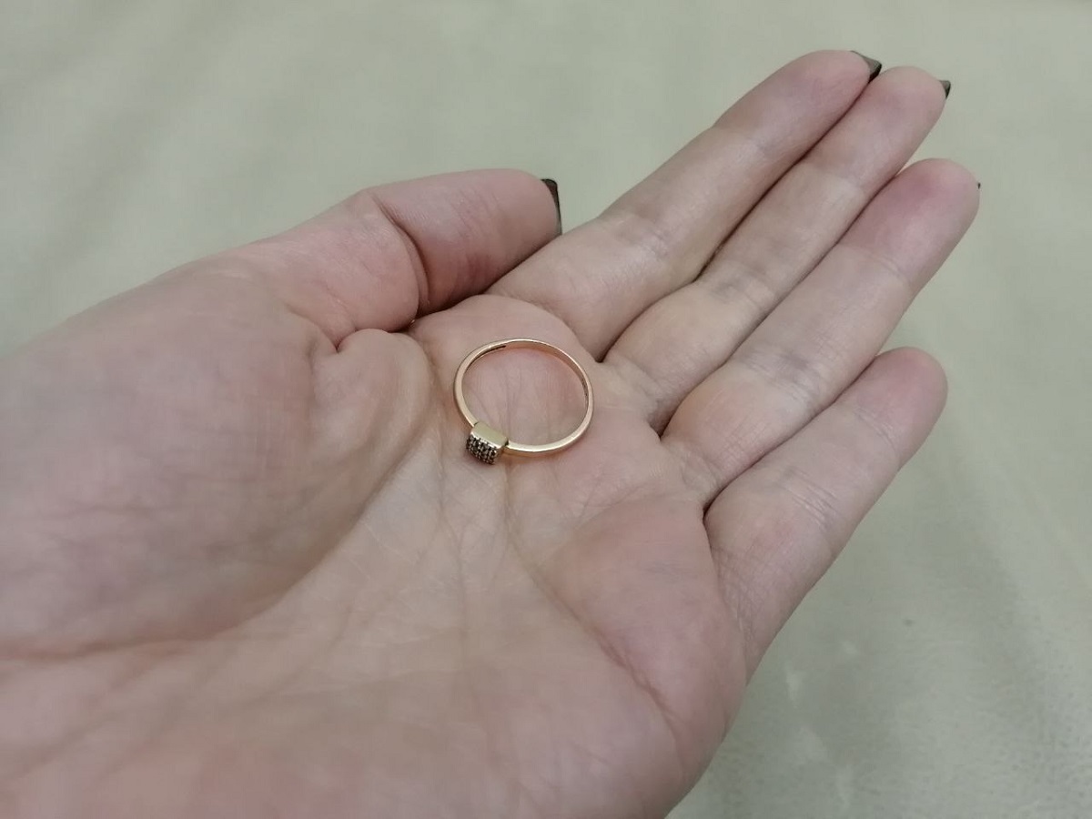 41-летний ярославец позарился на чужое золотишко.