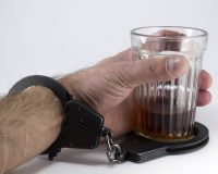 В Рязани молодой человек сходил в гости к другу, а потом жестоко избил другого местного жителя