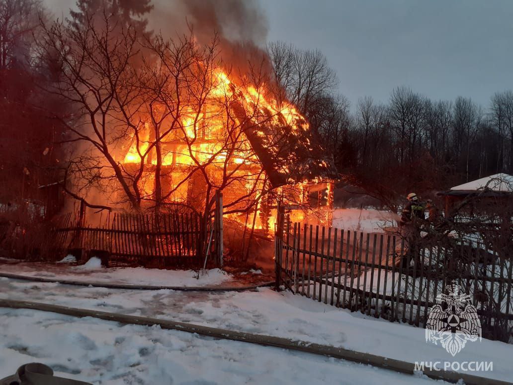 На пожаре в Новгородском районе погиб человек