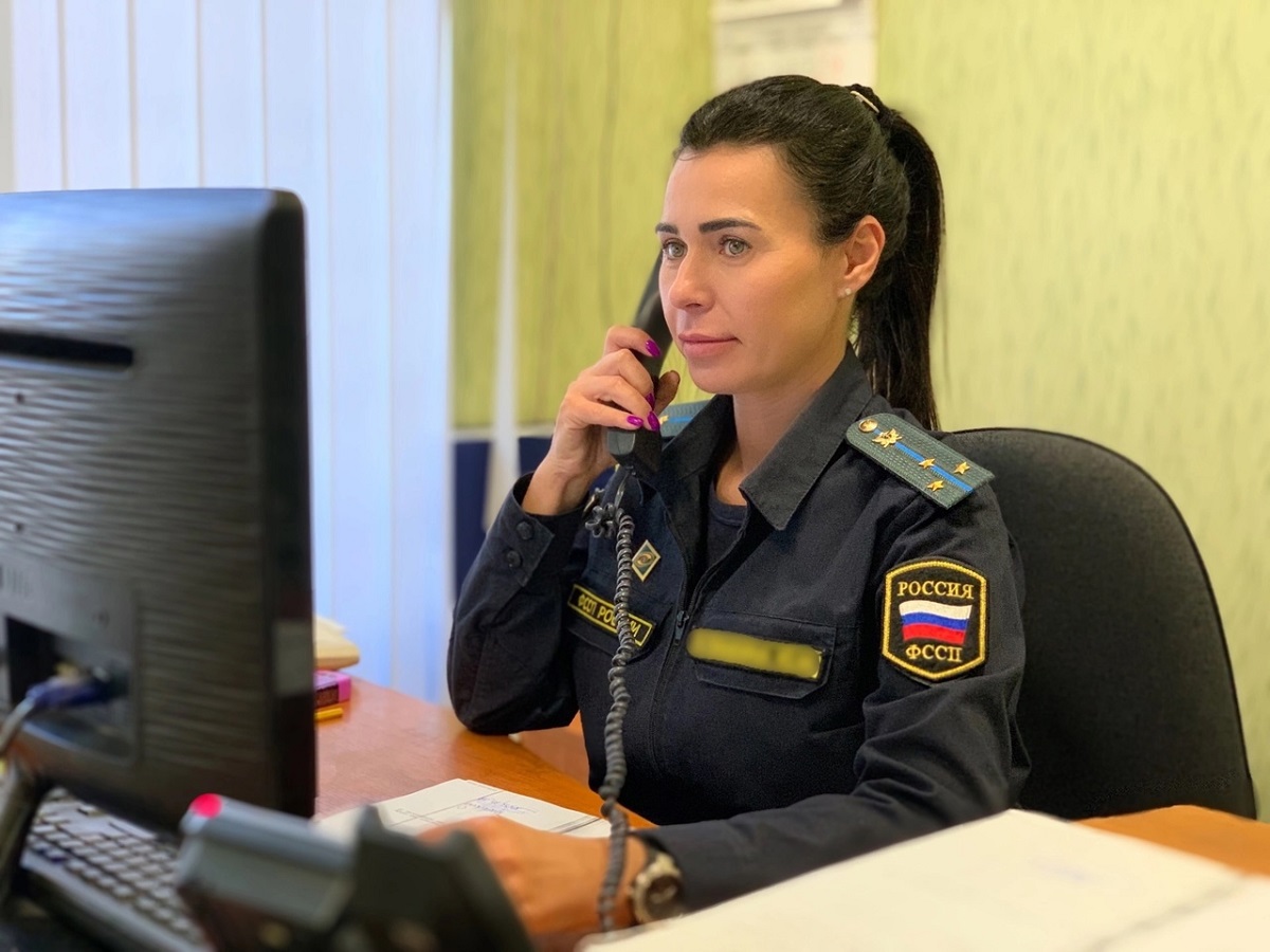 Приставы принудили жительницу Рыбинска возместить ущерб.