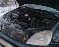 В Савине прохожие и водитель потушили загоревшийся автомобиль