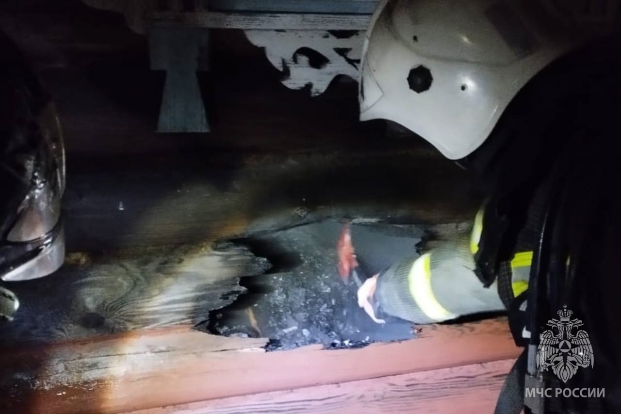 В Пестяковском районе мужчина уснул с непотушенной сигаретой и умер