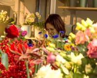 В Рязани продавщица цветочного магазина попросила мужа встать за прилавок. Зря!