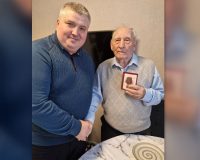 Ветеранам Великой Отечественной в Новгородской области вручили медали к 80-летию Победы