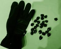 В Боровичах полицейские задержали мужчину и женщину в момент закладки наркотиков