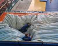 ребенок получил тяжелые травмы в батутном центре