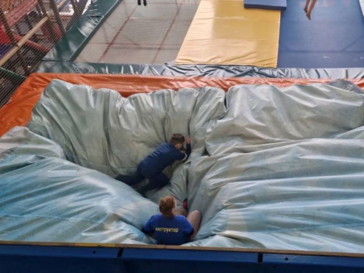 ребенок получил тяжелые травмы в батутном центре