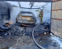 В Рязанской области в поселке Ермишь сгорели гараж и легковой автомобиль