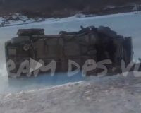 машина вмерзла в лнд