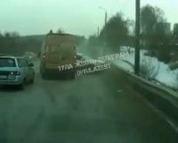 В Туле в аварии с микроавтобусом пострадали два пассажира иномарки