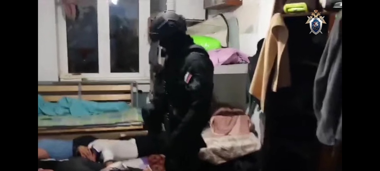 Уулу обзавёлся фальшивым паспортом, явился в банк и, разоблачённый, раскидал стражей порядка