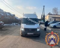 В Туле сдававший задом микроавтобус сбил насмерть пенсионерку