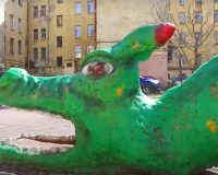 В Петербурге неизвестные украли часть скульптуры дракона – «золотой» зуб»