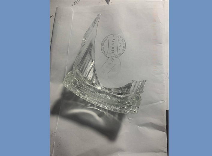 В тамбовском баре студент разбил бокал из-под пива о голову девушки