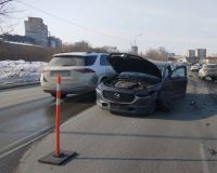 три автомобиля столкнулись около Родника в Челябинске