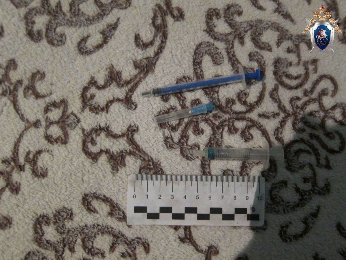 четверо детей росли в опасных условиях