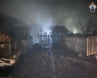 загорелся дом с тремя детьми внутри