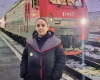 Рязанка Таисия Виноградова в свои 22 года уже работает помощником машиниста электровоза и хочет самостоятельно водить поезда