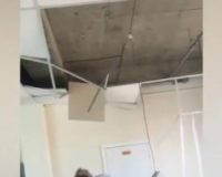 обрушился потолок