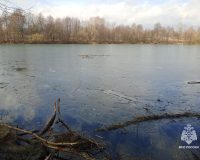 В Тульской области спали одного из двух провалившихся под лед рыбаков