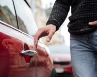 На Кубани задержали подростка, скрывавшегося после дерзкого угона автомобиля