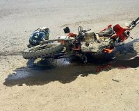 В Сольцах подростки на байках врезались в легковой автомобиль