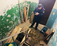 У ЧП с обрушением лестницы в новгородском доме наметились уголовно-правовые последствия